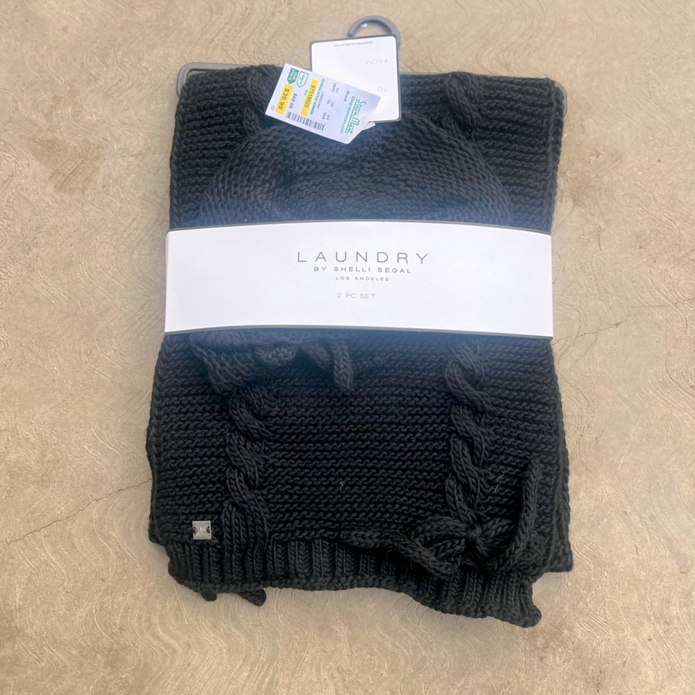 LAUNDRY | By Shelli Segal NWT Black Knit Hat & Scarf Set